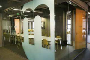 �Ϻ��Ĺ������ѧԺ���׹���ѧ2+2���ʱ�����������