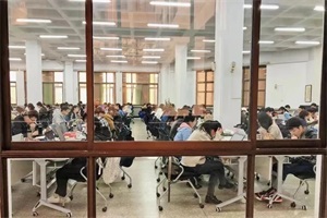  青岛大学出国留学校园环境学子