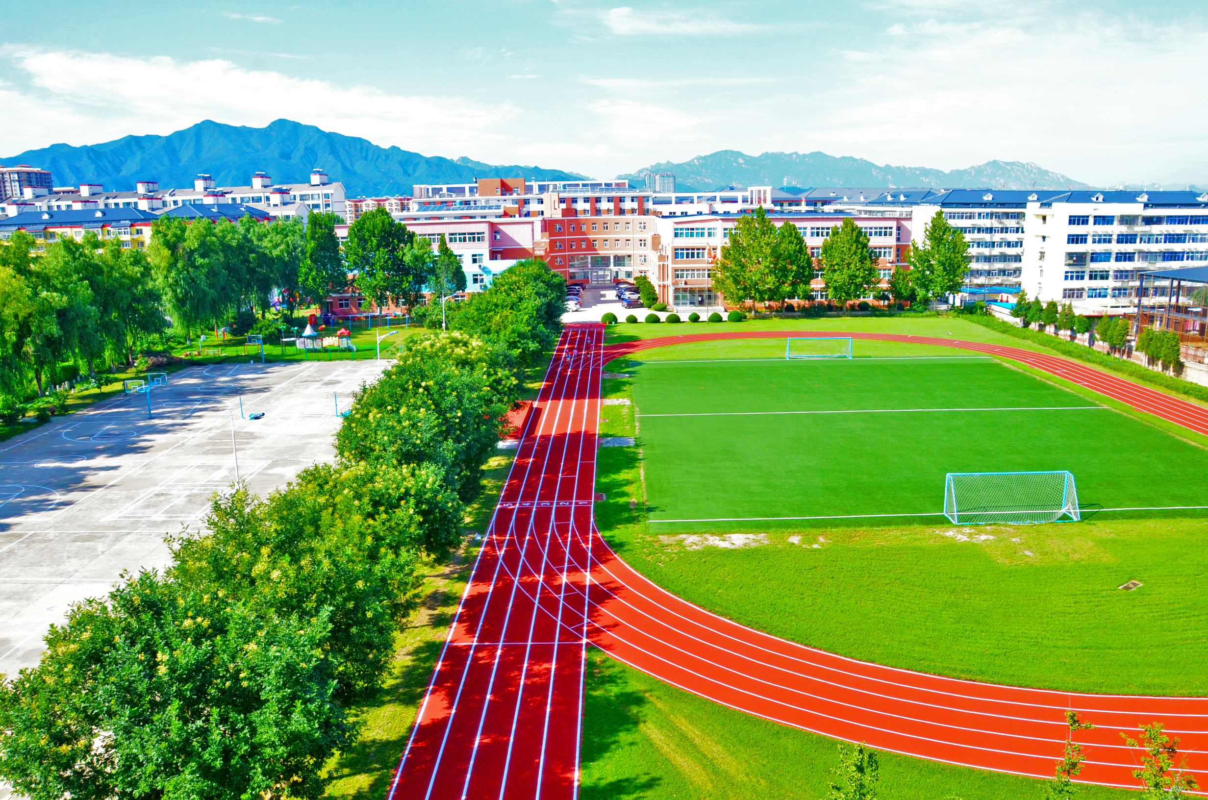 北京懷柔索蘭諾中學操場