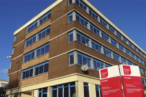 Ӣ��������ʿ��ѧУ��ֱ���̿�ר����/����˶��ѧ��������