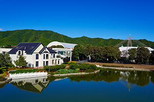 北京東方紅學(xué)校靜心湖一角