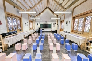 成都市郫都区绵实外国语学校音乐教室