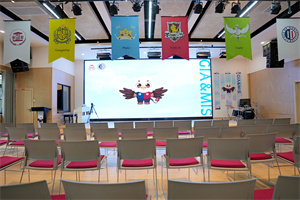 美中国际爱智学校新加坡预科中心多媒体教室