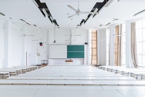 对外经济贸易大学国际学校海外来华留学生本科阶段招生简章