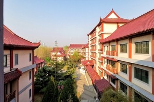 北京拔萃双语学校行政楼后