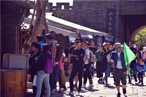 外经贸15级国际课程班学生踏青之旅