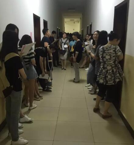 德国杜伊斯堡埃森大学招生考试在北外成功举办