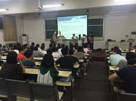 德国杜伊斯堡埃森大学招生考试在北外成功举办