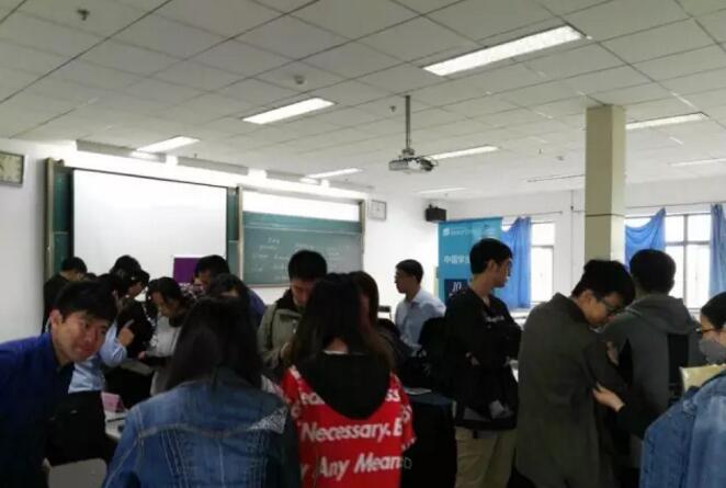 2016年HND留学高校交流会走进对外经贸大学