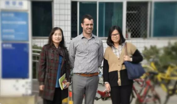 英国基尔大学教授亲临外经贸国际预科课程班