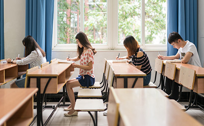 文学在职研究生考试时间是什么时候？