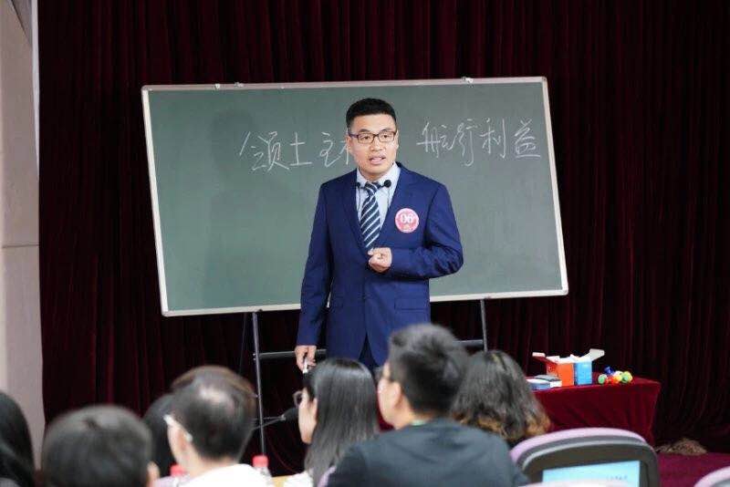 首都经济贸易大学