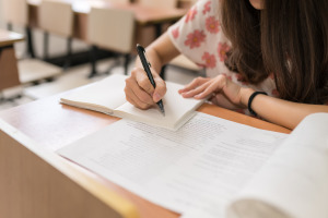 甘肃在职研究生可以免试入学吗?