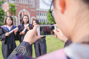 怎么才能获得深圳在职研究生硕士证书?