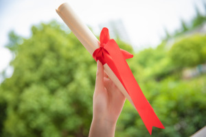 北京在职研究生报名是在几月份?