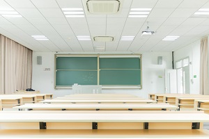 对外经济贸易大学英国约克大学达标直录班