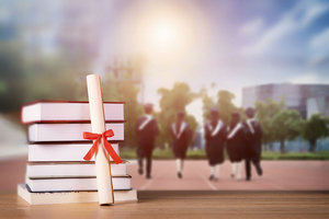 报考东华理工大学在职研究生的流程复杂吗?