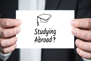 对外经济贸易大学出国留学雅思要求