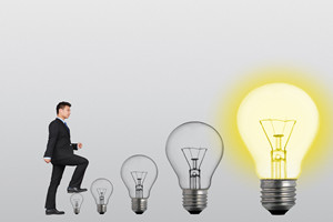 新乡医学院在职研究生5月份是什么考试？