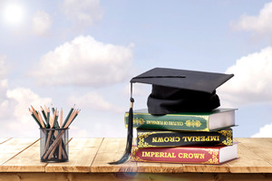 郑州大学在职研究生几年制？学费是多少？