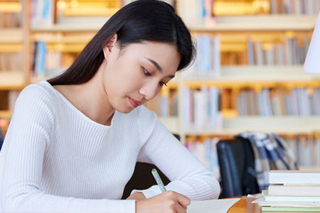 对外经济贸易大学在职研究生入学难度怎么样？