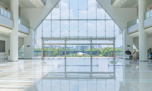摄图网_501007018_大学图书馆大堂(企业商用).jpg