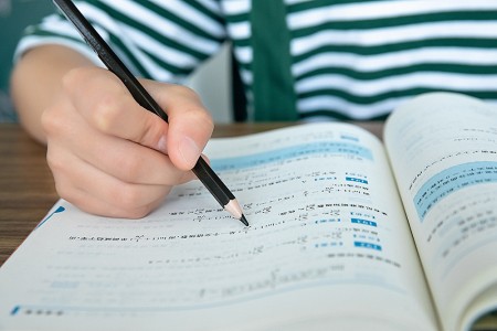 天津法耀高級(jí)中學(xué)入學(xué)測(cè)試怎么考？