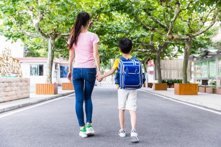 耀华国际教育学校北京亦庄校区小学寒假转学有什么要求？学费多少？