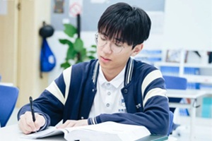 2026届毕业生专访｜从浙江到海南英雅再到冲刺剑桥：一位“平凡”少年的物理追光之路