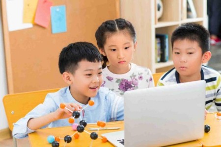 哈罗北京开设人工智能课程吗？需要额外收费吗？