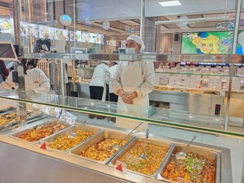 北京东方红学校开学第一餐