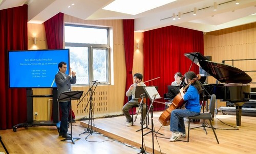 �����ж�������������ʵ��ѧУ