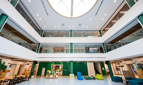 ��������Ӣ��ѧУ(���ڰ�)