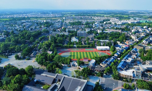 �ɶ��д��ؿ��������ѧУ