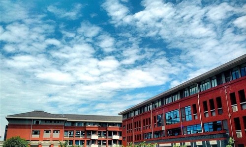 �ɶ��������ѧУ���ʲ�