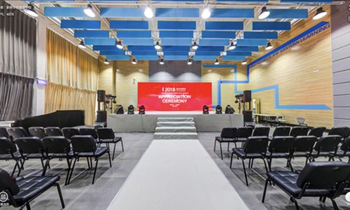 北京新府學外國語學校(國內班)