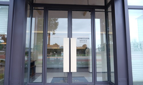 �ɶ��д��ؿ��������ѧУ